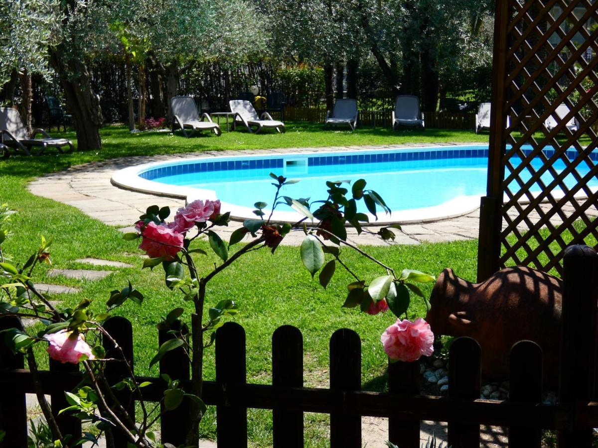 Residence Villa Degli Aranci Riva Zewnętrze zdjęcie