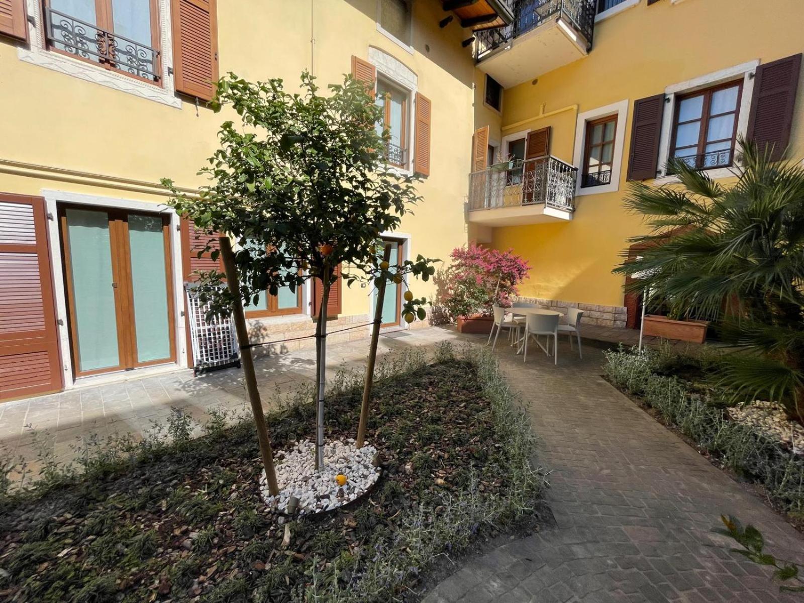Residence Villa Degli Aranci Riva Zewnętrze zdjęcie